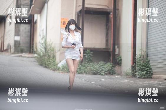在高清的光影中，找找Aram(아람)的Fansly合集，图册每一页都夹杂乡愁呢。