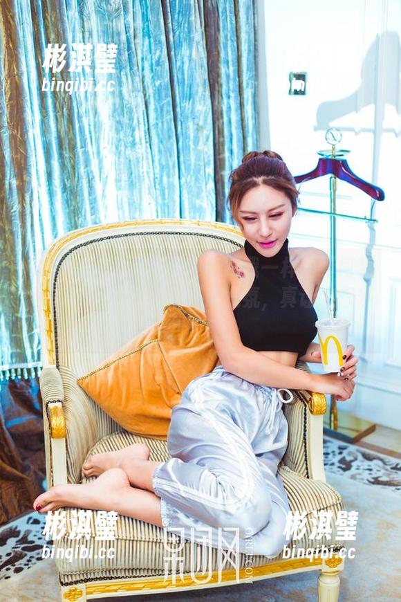 GIRLT果团网 - 有没有跟我一样爱看何梦兮Stacy双人合集？这气氛，真让人想多想几下！