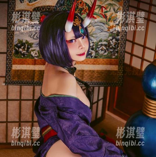 Hachi小芭 Hachi小芭变身牛仔裤女神,无圣光技能开启!