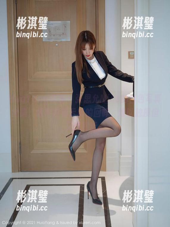 HuaYang花漾 - 张思允Nice的白色写真全集，像是隔着云端的回眸，难以触摸但又想靠近。