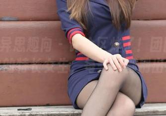 IESS异思趣向 – 评论区炸了！团团私房原图中的特长女生，每一帧都别出心裁。