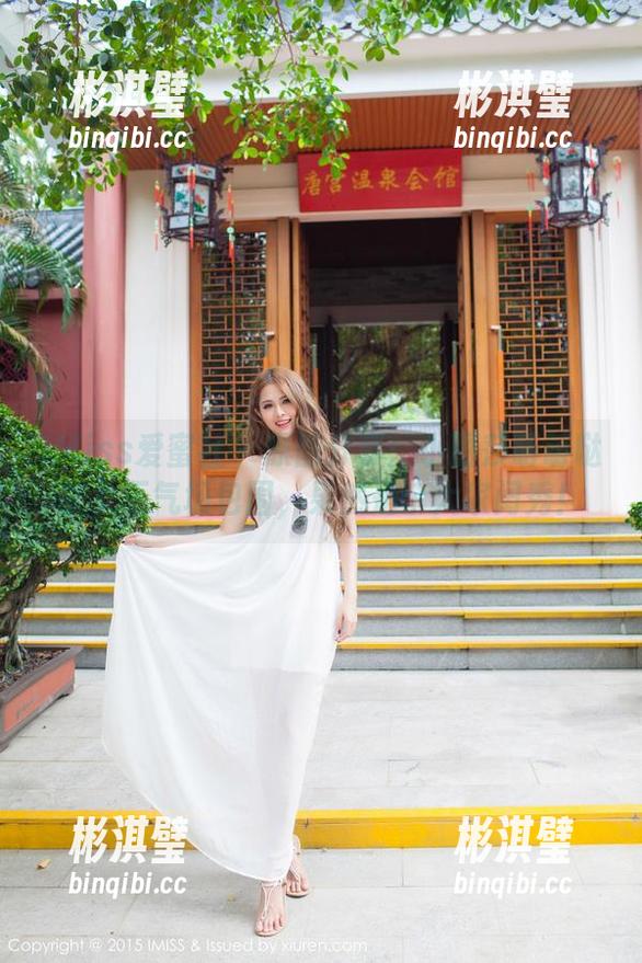 IMiss爱蜜社 - 原图分享：小丽莎萌萌哒被女王气场包围，果然是个大家闺秀！