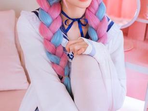 双人套图出来了，Kitaro_绮太郎又在挑战我的审美底线啦。