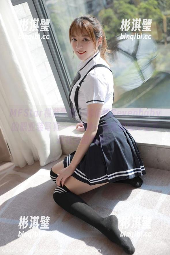 MFStar模范学院-柳侑绮Sevenbaby MFStar模范学院 - 柳侑绮Sevenbaby的职业装写真——那种一看就知道完全不想社交的气质!