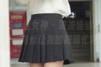 MSLASS梦丝女神 – 凌凌偷偷私拍，水手服里的肉丝让我的眼睛忙坏了！
