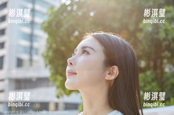 MiiTao蜜桃社 - 蜜蕊Mary展示的网袜之韵–高清写真，恍若不经意的洒脱