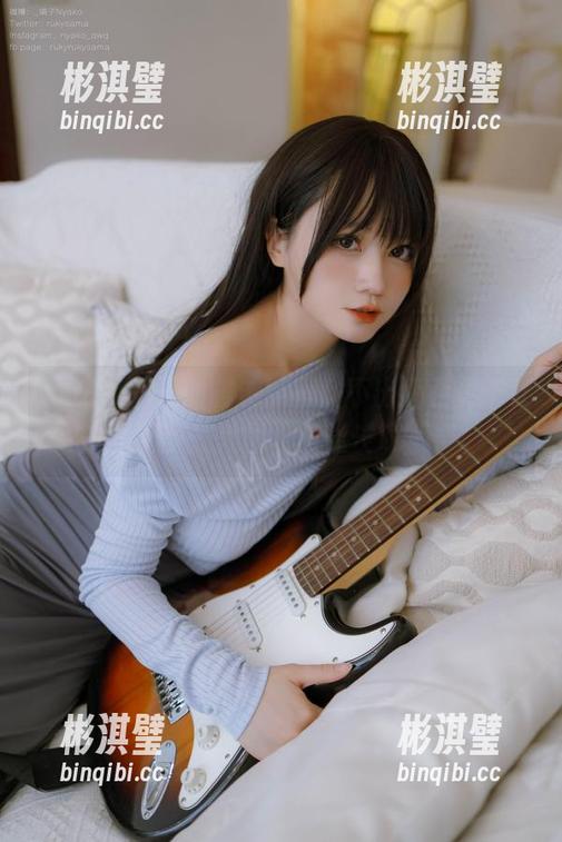 Nyako喵子的酱油瓶里倒不出酒吞童子女仆的无圣光美图，只能长叹一声。