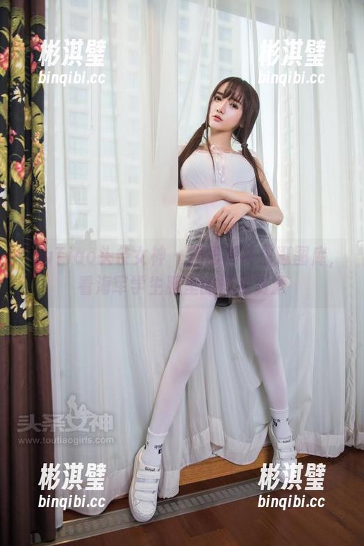 TouTiao头条女神 - 周思超带你逛图库，看海军学生服里的怪趣资源