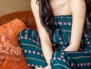 TouTiao头条女神 – 李由美把JK的私拍玩出了新花样，你愿意深入这份隐晦的缠绵吗？