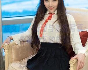 TuiGirl推女郎 – 运动与私房写真：冯雨芝在阳光下的旋转