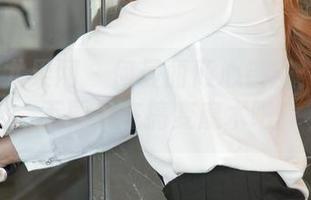 UGirls尤果网 – 何曼丽倾心镂空：这资源，不要是在搞变魔术吧！
