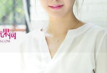 UGirls尤果网 – 为了这“方子萱双人”作品，我的下载按钮快要磨破了！你会吗？