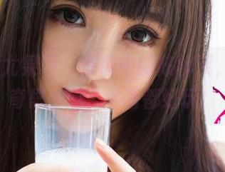 UGirls尤果网 – 原图中的陈柳溪，眼镜配奇思妙想，全套都好玩！