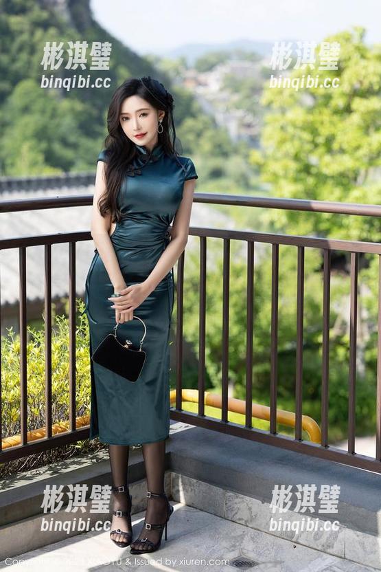 XIAOYU语画界 - 不得不说，杨晨晨在线的美图太吸睛，满满的学姐风这可是年级最大的诱惑。