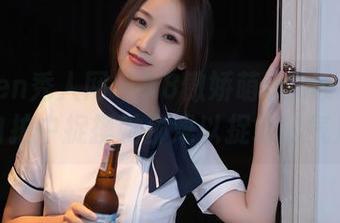 Xiuren秀人网 – K8傲娇萌萌Vivian：在自拍中捉摸她那难以捉拿的气质！