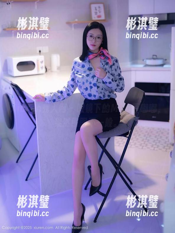 Xiuren秀人网 - 眼镜下的Mila豆嘟嘟，果然原图不一般。
