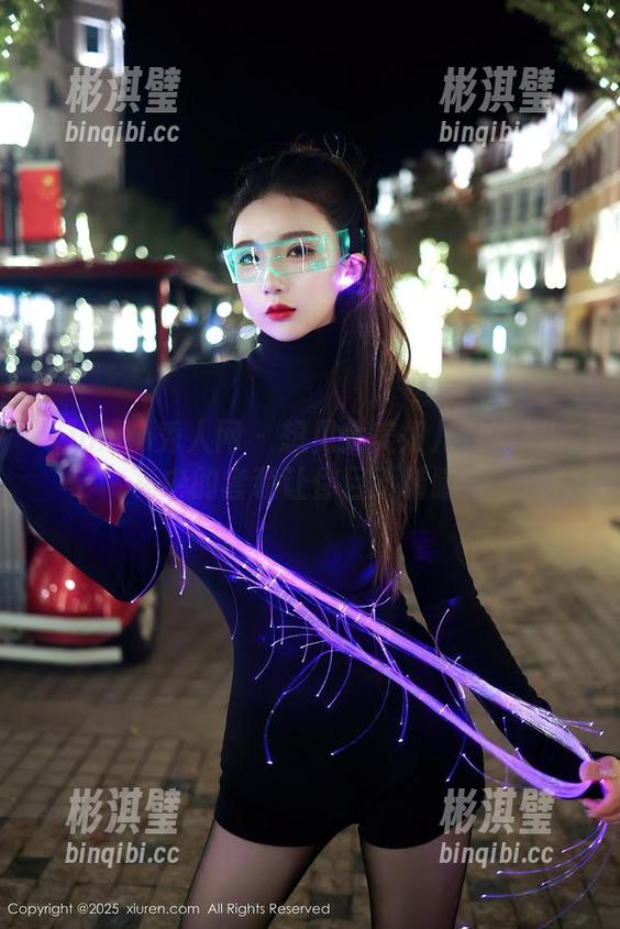 Xiuren秀人网 - 想见大美妞儿？在线图集中的套装让你目不转睛！
