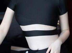 Xiuren秀人网 – 李丽莎不仅有颜，最新美脚资源也值得一看，细腰长腿的组合。