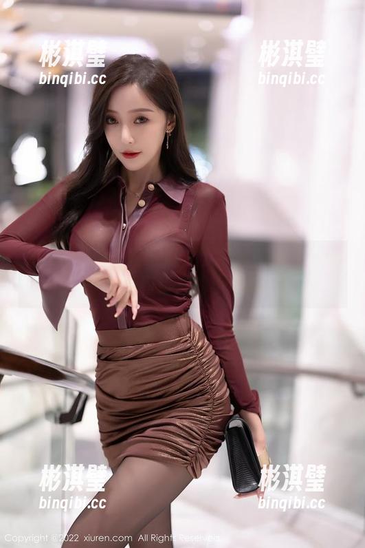 Xiuren秀人网 - 林文文礼服图册——每一件都有背后的小期待。