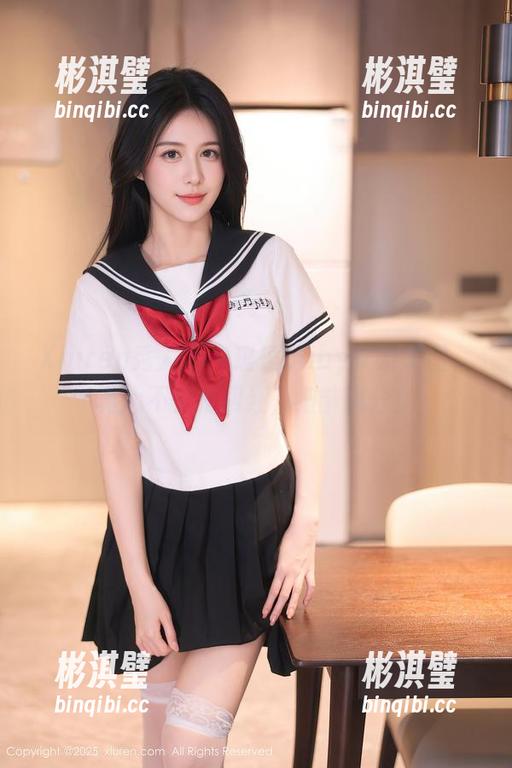 Xiuren秀人网 - 瑶瑶baby女友美图，真心不愧是网红，细节满分！