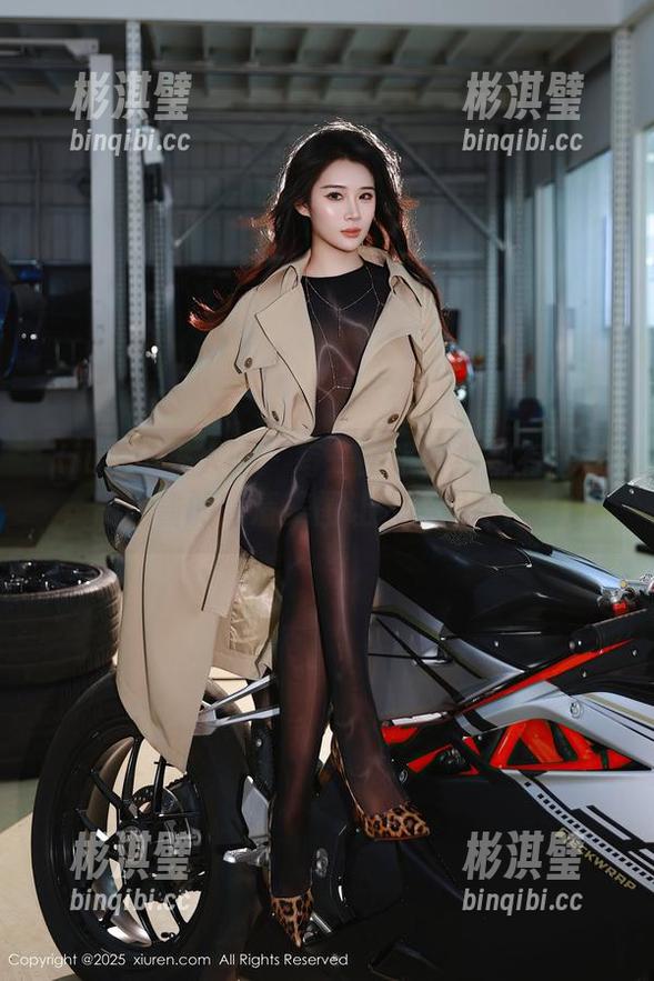 Xiuren秀人网 - 每一条牛仔裤都有脾气，薇薇酱的高清美图让人百思不得其解