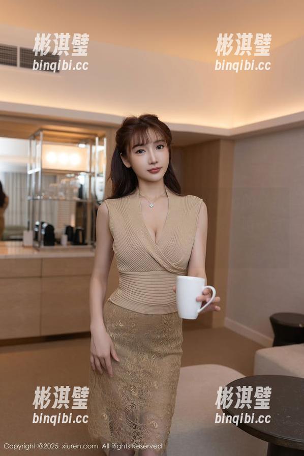 Xiuren秀人网 - 陆萱萱cecillia的红裙在线美图，随便翻翻都想给点赞，嗯…好像不错的样子？
