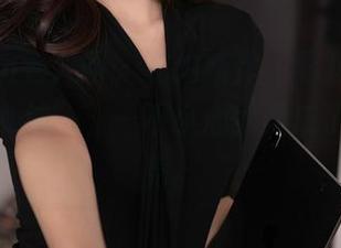Xiuren秀人网 – 私拍新作，雨儿baby化身“女神”，一不小心就美成了大家闺秀。