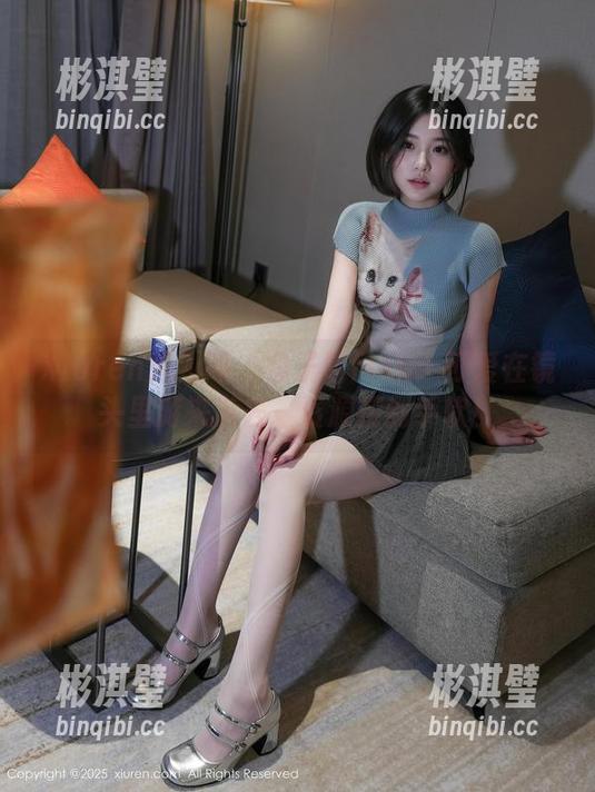Xiuren秀人网 - 鱼子酱fish：可爱在镜头里游来游去，资源捞到手软！