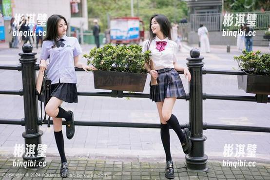 YouMi尤蜜荟 - 适合办公的撩：张思允Nice的职业装精选写真集。