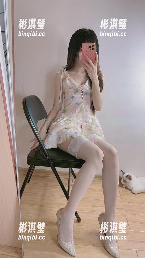 咦，miko酱ww竟然从透明cos里跑出来了！快，下载拯救我！