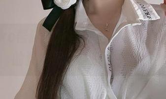 在miko酱吖的新写真里，缠绕制服带来的温度跟四季都没关系！