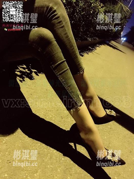 微密圈 - 没有神光加持，谁还敢和丝月神的美足较劲？