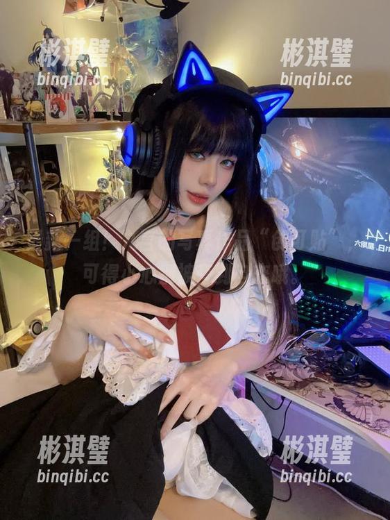 最新一组！九言的写真作品“创可贴”，可得小心别被夸到自恋哦。