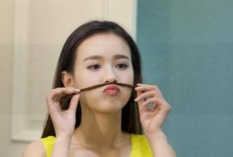 克拉女神 – 珊珊的日常图集：看我的脸，揭示人生的真实写照