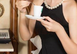 克拉女神 – 福利送达，钟淇的原图，棉袜也能如此撩人。
