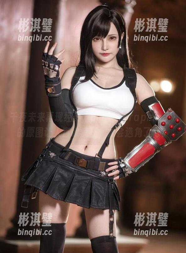 千夜未来再现经典，cos《Seraphine》的原图让人直欲疯狂，太会选角了吧？