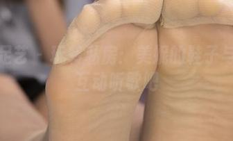 南国足艺 – 玩转私房：美妮的鞋子与丝足互动听歌吧