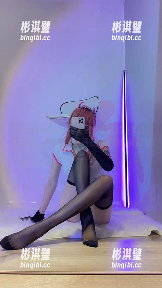 听说啾小妍Deer的金发芭比写真让人直想翻白眼，别催我，我还在码字为啥她就是这么好看！