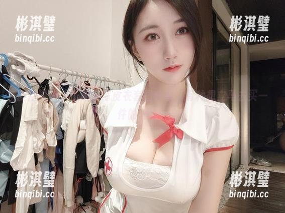 微密圈 - 小玉吃果冻皮衣套图分享，有种想立马去买一件的冲动…