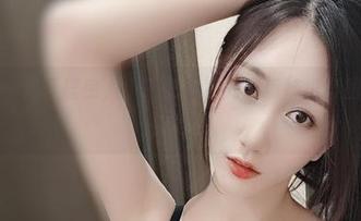 微密圈 – 裙子摇曳，小玉吃果冻的软萌妹纸套图，甜到冒泡！