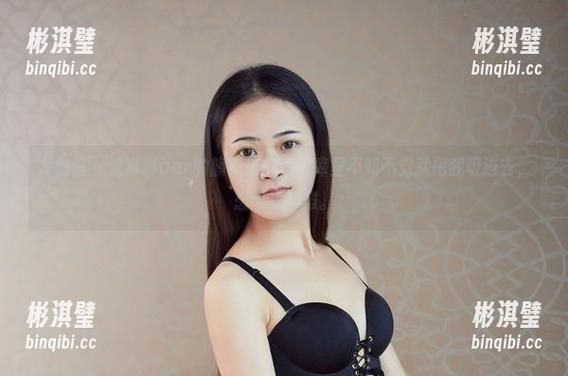 尤物馆 - 潘琳琳ber的旗袍作品，图库里不知不觉就把我吸进去，想出来都难。
