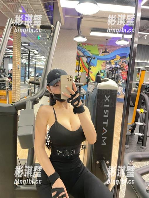 微密圈 - 再来一波，左公子666学姐写真最新照片，教你如何不分心！
