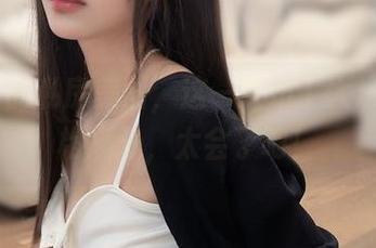 户外JK的私房美图，这一次布丁大法又是风格满分，太会了吧！