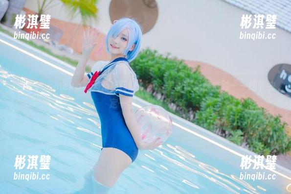 幼爱youmeko与天乃莉莉纱，cos美图倒是很成对——细节决定一切，你说呢？