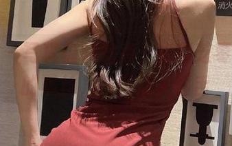 微密圈 – 写真福利盘点，徐莉芝枣红裙下的黑丝，妙得让人咂舌