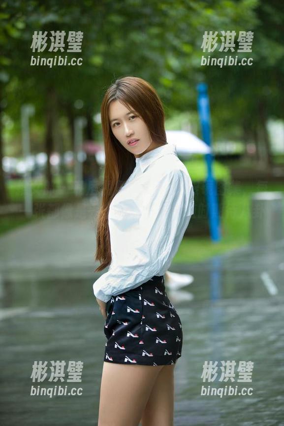 推女郎 - 私房视角：Rita的眼镜图集，每一张都像是丢出去的帖子，随时期待八卦降临！
