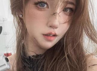 是你的阿薰呀的“小白”内衣合集，一个无伤大雅的倩影展示牌
