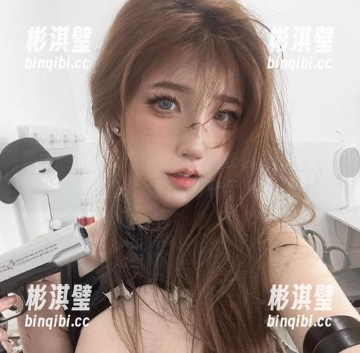 是你的阿薰呀的“小白”内衣合集，一个无伤大雅的倩影展示牌