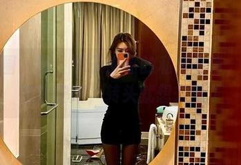 微密圈 – 哈，林子琳喵的私房吊带，里面有啥安排，转头就想去扒了