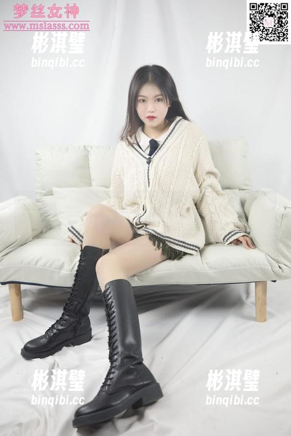 梦丝女神 - 晓晓的睡衣写真与图包，就像藏着每个不安分的梦。